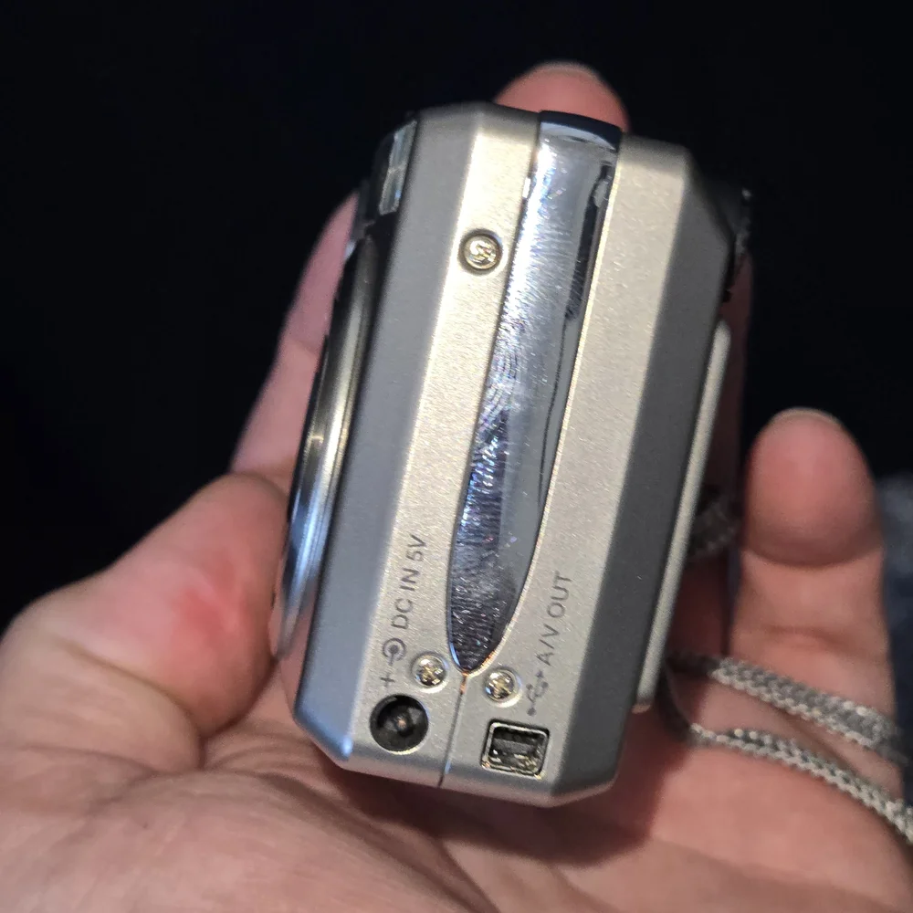 Gateway DC-T50 Digital Camera 5.25 MP Untested